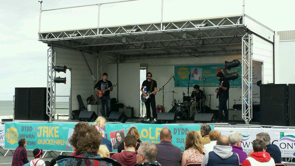 Allan_James6's tweet photo. Great set from @kyleparrymusic at #PromXtra15. #GogTalent http://t.co/EVXiENjh3q