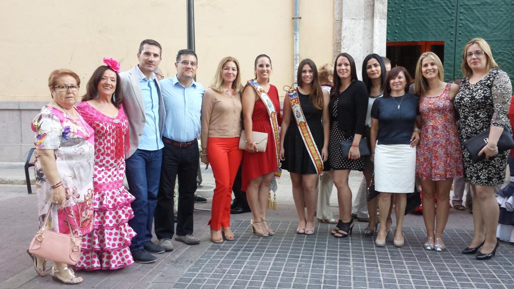 2015Amparo's tweet photo. Cruz de Mayo y misa rociera #moncada fantástico el coro rociero #lamoncadaquevolem @PspvPsoeMoncada @conchaandres http://t.co/sIZNDMlc5R