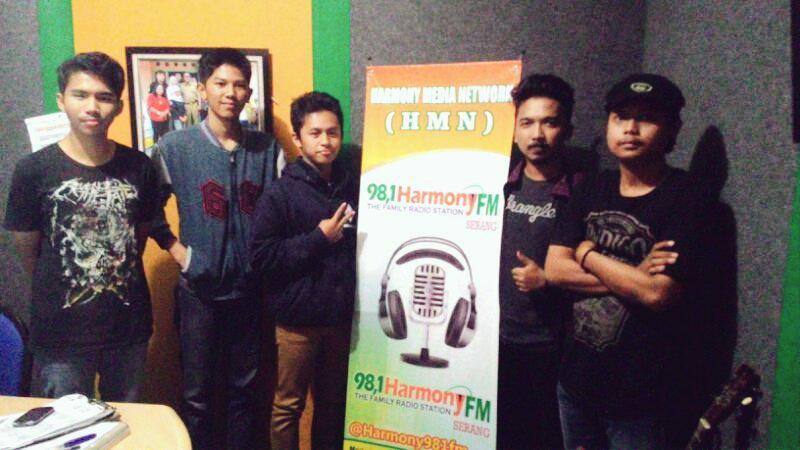 Terimakasih @Harmony981FM yang sudah mau menampung aspirasi musisi indie. Keep rock guys !! 😍😚