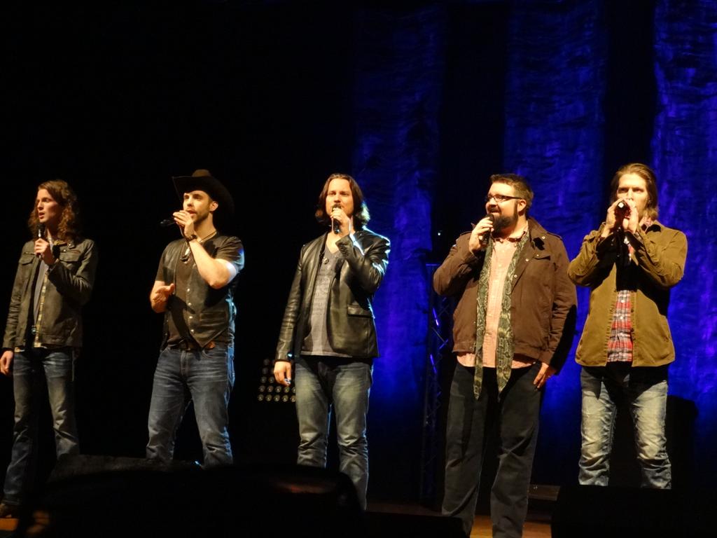 rayraye00's tweet image. Thank you @HomeFreeGuys for a wonderful show in Maine! One of my favorite songs of the night! #SpringTourTour