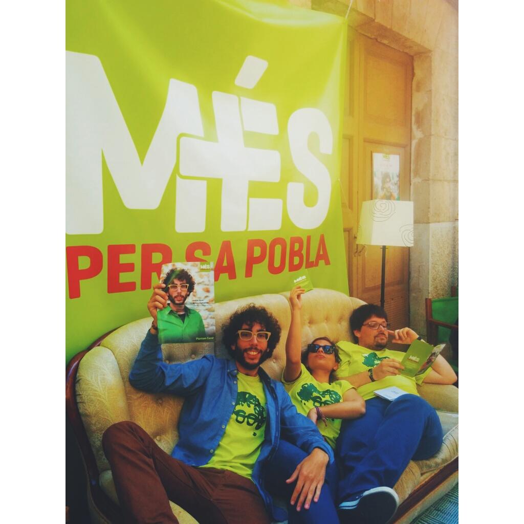 kattasstropovff's tweet photo. Ho petam sempre amb la força de la il·lusió. #notenimtele però #tenimprograma @tositoca @MESpersaPobla @arsotu http://t.co/1q2W7CZ8pq