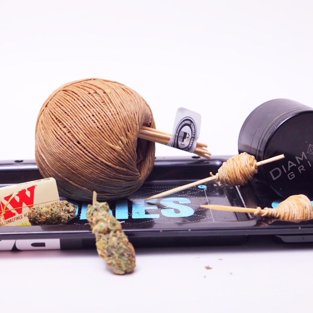 StoneezBrand's tweet photo. We're about to roll up on @berner415's 🍪's rolling tray &amp; our hemp! http://t.co/42nkzyc5si