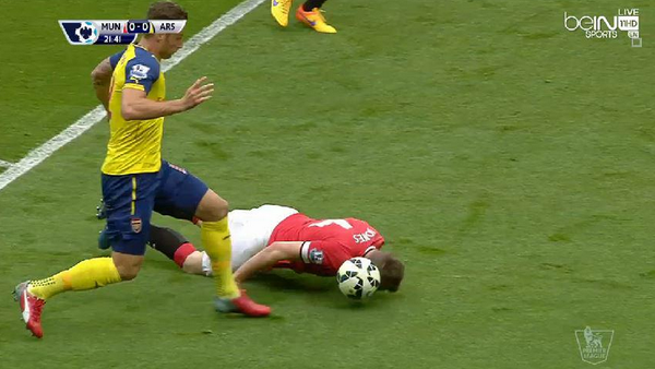 [Pic] Tackle of the season?