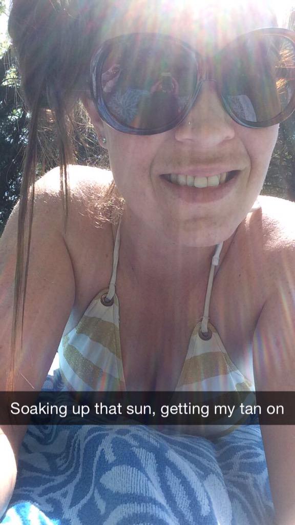 IrishMilf's tweet photo. Bring on the #Sun ☀️ #Tanning 👙 Finally #SummerWeather 💙 http://t.co/KDowtpbmtJ