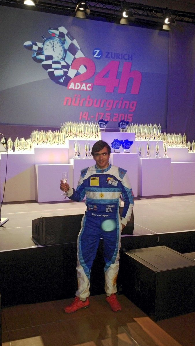 mudovazquez80's tweet photo. Ahora se viene la entrega de premios http://t.co/hg73WIHtkh