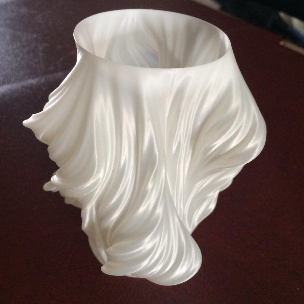 imagine3dps's tweet photo. Finally got some #biofila silk filament by @bioFilaby2bears. It really does look like silk! http://t.co/3hh4sPdqyA