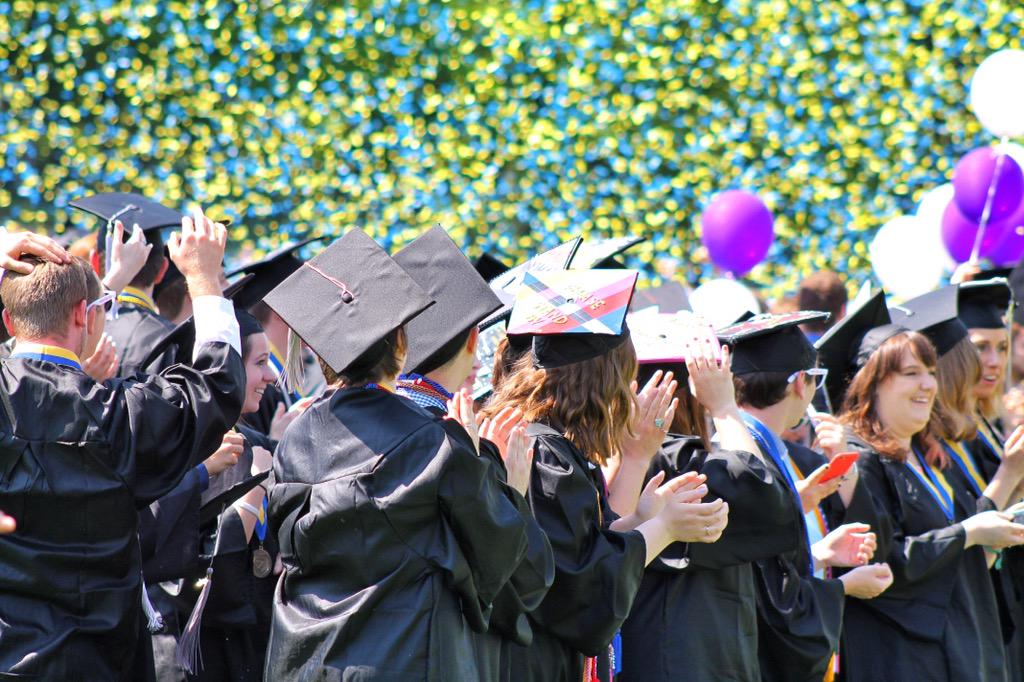IthacaCollege's tweet photo. Congratulations to the great Class of 2015!! 🎓🎉 #ICgrads http://t.co/aisDkizJwY