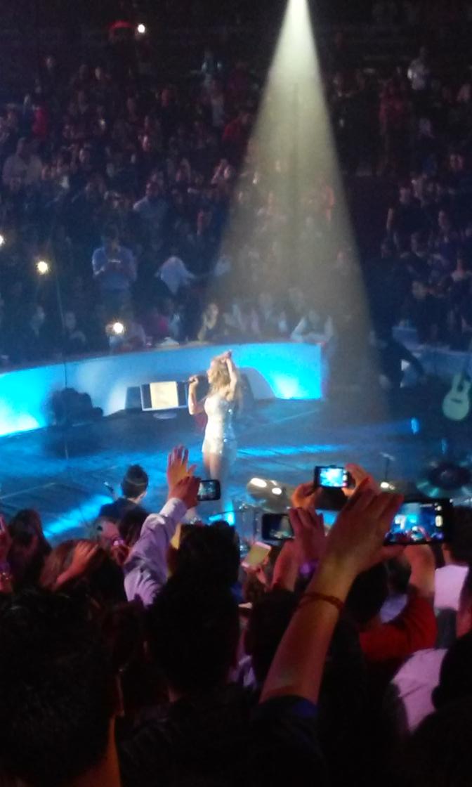 quival20's tweet photo. @PalenqueMetepec #GloriaTrevi #cruda http://t.co/FP1SepS6d3
