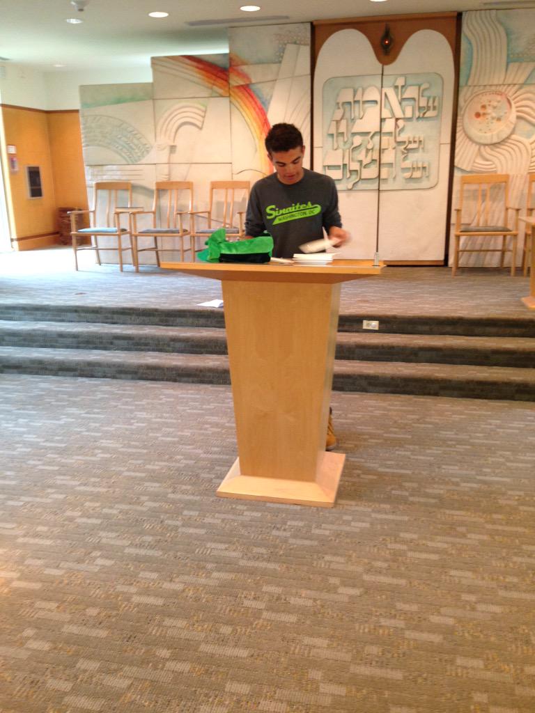 Sinaites's tweet photo. Sean presents the new and improved Plastic Plate Awards #elections15 http://t.co/5qIuanL9cG