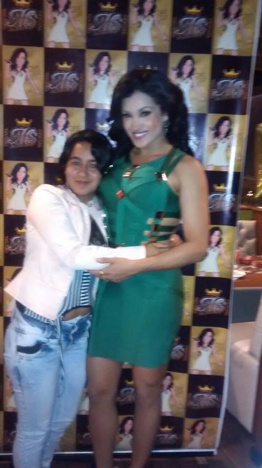 AlmendraSolang2's tweet photo. El mejor dia de mi vida @MicheilleSoifer  Me dio risa cuando me dijistes q tenias mente de pollito jijiji <3 http://t.co/WPMrdR51cX