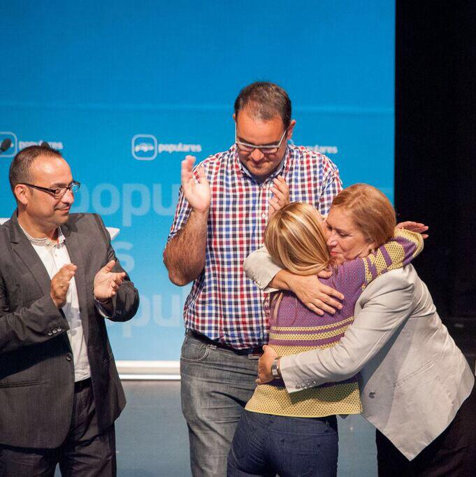 MercedesRoldos's tweet photo. Presentación candidatura @popularesgc ayuntamiento Ingenio q encabeza @Rayco_Padilla: joven preparado, honesto y leal http://t.co/2keHQHfSZY