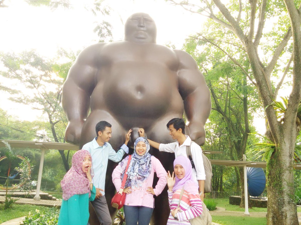 _puttrii's tweet photo. 160515 happy saturday #pasarahpoong #ecopark #sentul http://t.co/6DNTHkKJ1Q