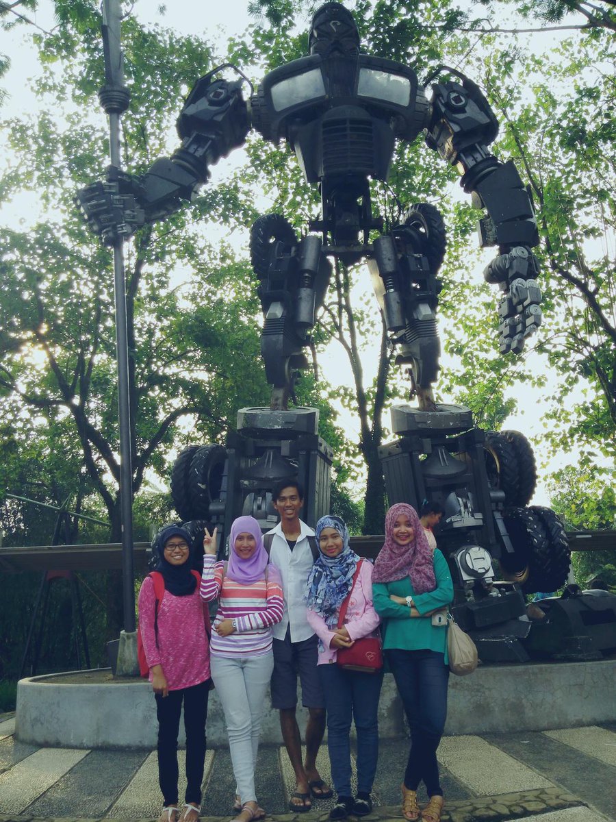 _puttrii's tweet photo. 160515 happy saturday #pasarahpoong #ecopark #sentul http://t.co/6DNTHkKJ1Q