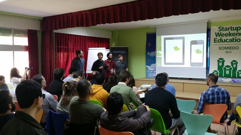 Aurora_Barrero's tweet photo. Presentaciones finales de los equipos en #SWESomiedo #Advertirles #ChecKids #iRex #Cuรฉntamelo http://t.co/TlNr9eX2uE