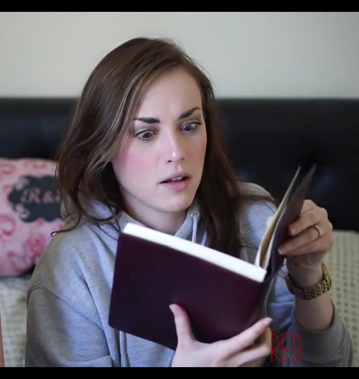 KoloLene's tweet photo. @RoseEllenDix @RoxeteraRibbons readin her diary like: http://t.co/nfYr8VdJ11