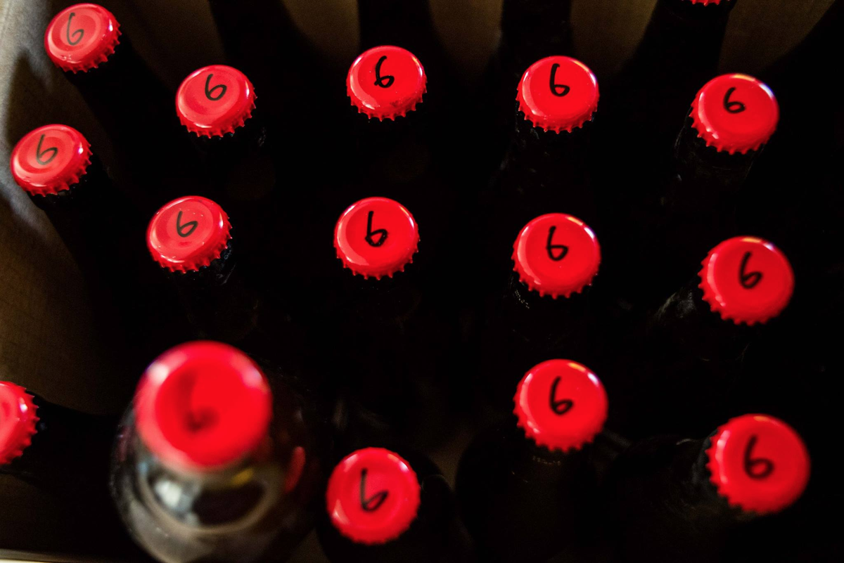 vleesmeester's tweet photo. "Une Saison en Enfer" happens to be brew #6. Coincidence? http://t.co/LZlXEcaygS