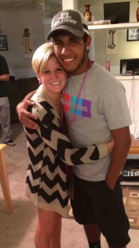 Maddy_Bee024's tweet photo. Happy birthday @Vargas517 🎉🎉 Hope you have a great day!!! 😊 http://t.co/LIJOvHs9Pg