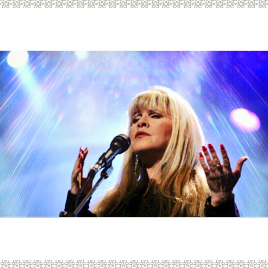 StevieNixChain's tweet photo. And the rain comes down.. there's no pain and there's no doubt.. #StevieNicks #HasAnyoneEverWrittenAnythingForYou http://t.co/mt7oiQ7FtZ