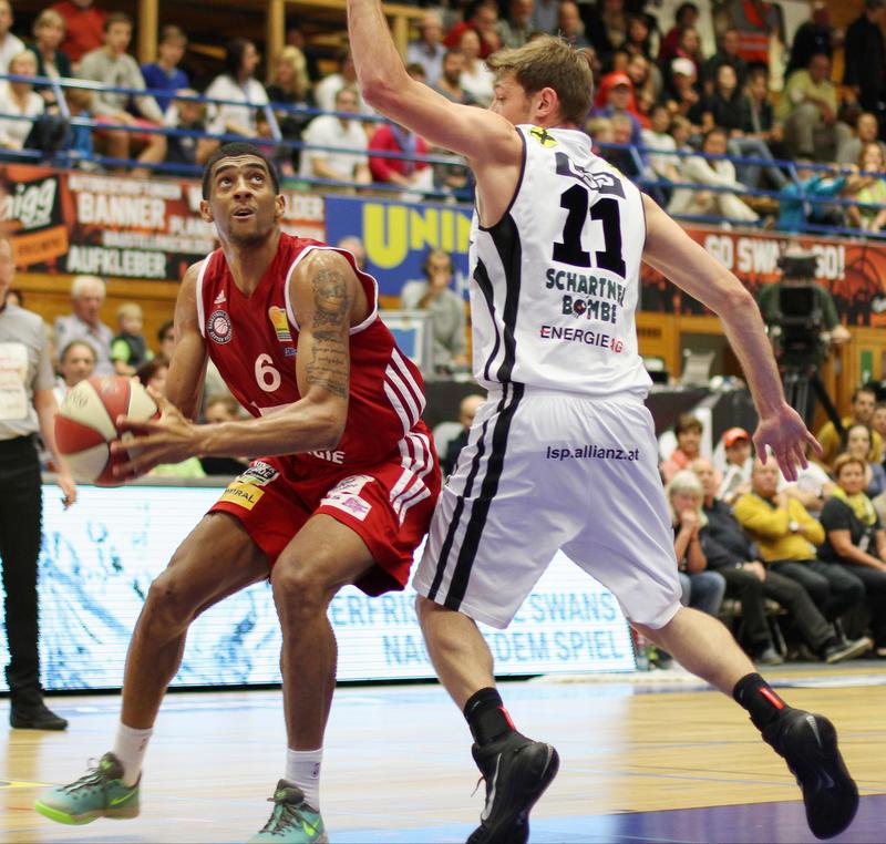 ABL_Basketball's tweet photo. Wahnsinn! @aminkhalil_ #Stevens wieder heiß gg. die #Swans! 23 Punkte &amp; 7 Rebs zur Pause inkl. einer 44:37 Führung! http://t.co/sZRUlI1ROW