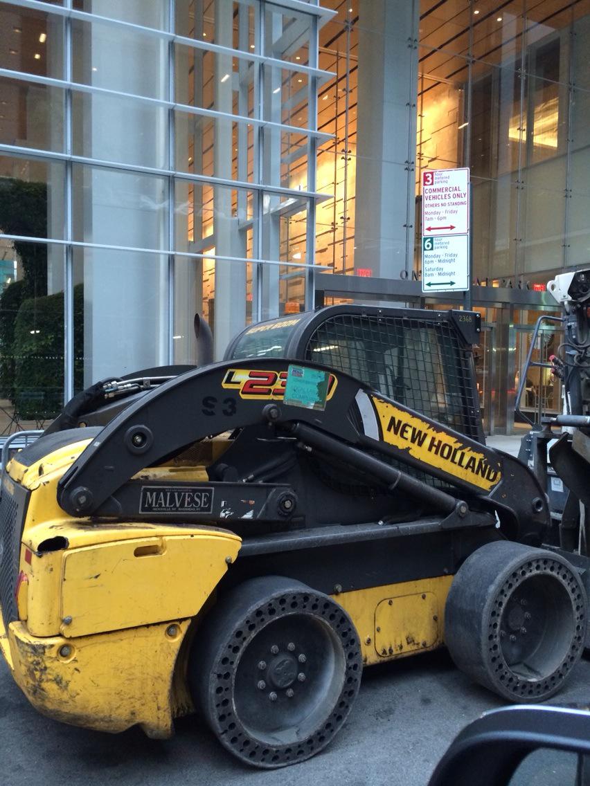 TrueBlueAbe's tweet image. Our little superhero working hard in the middle of NYC . . . @NewhollandCE @NHAgriculture in the Big Apple