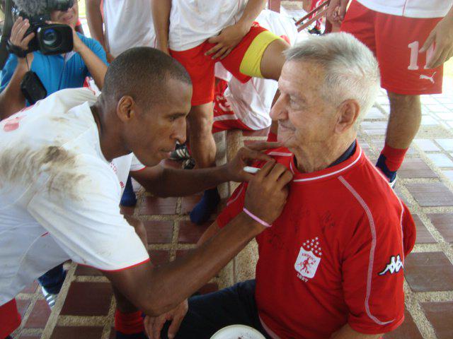cowboymen1's tweet photo. Felices 94 años padre @BRS_Oficial @SCHA_Oficial @ELCORRILLODEMAO  el tb espera el ascenso http://t.co/60Jyrx0EWr