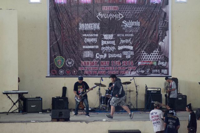 GAMEBREAKERHC's tweet photo. Terima kasih teman" yg sdh support acara panajam metal hard fest tadi siang, keep support And burn the mosh pit area http://t.co/0NDMIc6dsc
