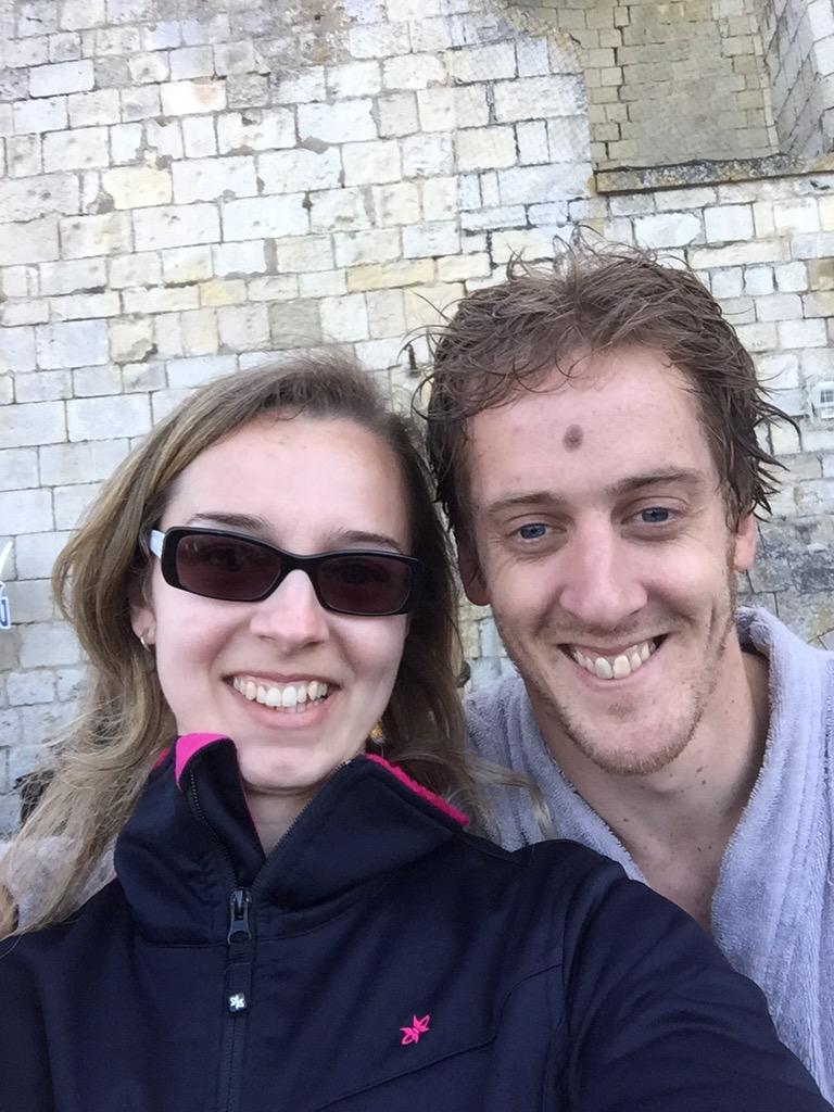 Vaness17001's tweet photo. #RedBullCliffDiving @garycliffdiver Une super journée ! Thank you Gary for the "selfie" http://t.co/Mekp1vf5oA