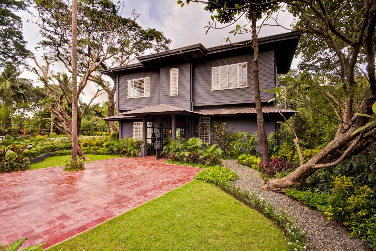dwell's tweet photo. We've gathered 9 must-visit design destinations in #Manila: http://t.co/rF1T1ng6PF http://t.co/yHaOqr0MLv