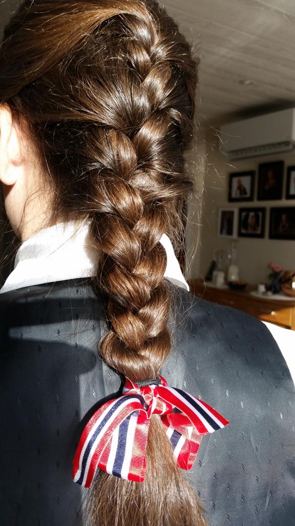 pittemor's tweet photo. Happy Norwegian National Day everyone! Gratulere med dagen! #Hooray #mai #flette #sløyfe http://t.co/1oCwDrAgv1