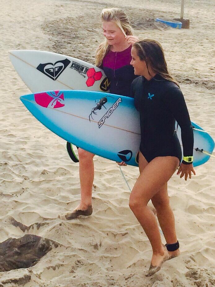 ChanelleBotha97's tweet photo. Good weekend of surfing #worldstraining @LizzySurfSA @VonZipperSA @NixonNowSA @safarisurf @hurricanesurf http://t.co/NSWzdLtt2z