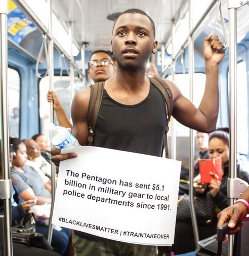 telesurenglish's tweet photo. #BlackLivesMatter take over trains in #Chicago #TrainTakeover http://t.co/gf82jIBed7 http://t.co/SQ39y2PuK2