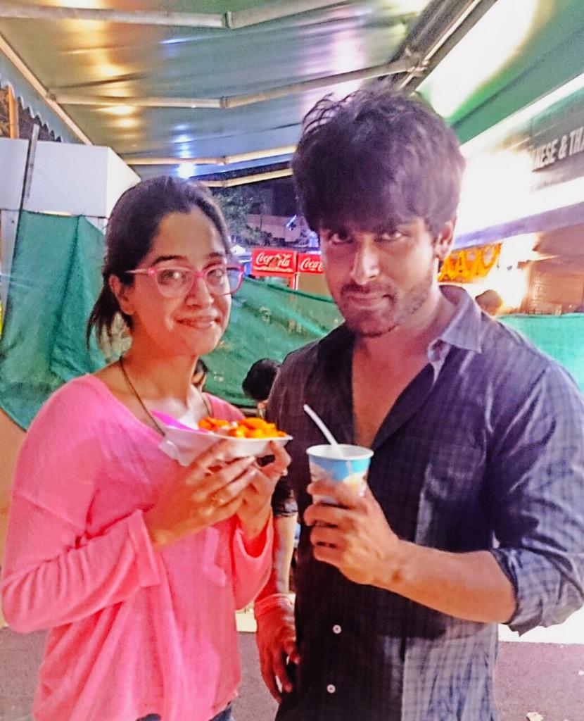 dipika_samson's tweet photo. killing the heat with my favourite mango with malai frm naturals😍 and this boy is havin som boring kesar pista😜😜😜😜 http://t.co/ksaPvf3Zy7