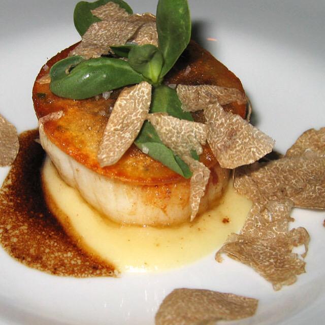 scorchgutierrez's tweet photo. Foolin' around with scallops late night last night. I can never stop cooking, i even dream of cooking http://t.co/RGP04snHJy