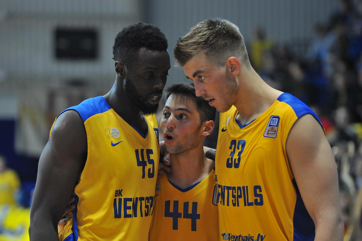 bkventspils's tweet photo. FOTO: BK "Ventspils" pirmajā @AldarisLBL finālspēlē piekāpjas   @vefriga http://t.co/XZd2WzagIY #LBLfinals http://t.co/J6abuyWbI6