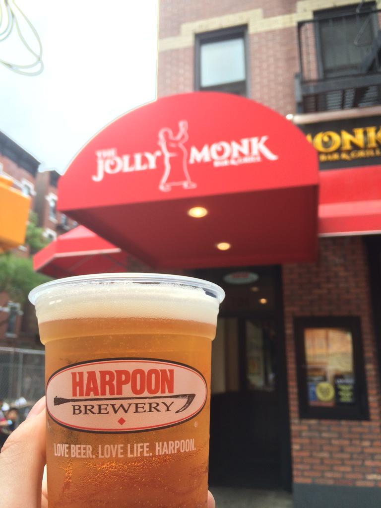 harpoon_NYC's tweet photo. Bummed you missed #9thAveFoodFest yesterday? It's ok! We are back at it w/ @JollyMonkNYC #HarpoonSummer + #UFOWhite http://t.co/H66jAI1WiG