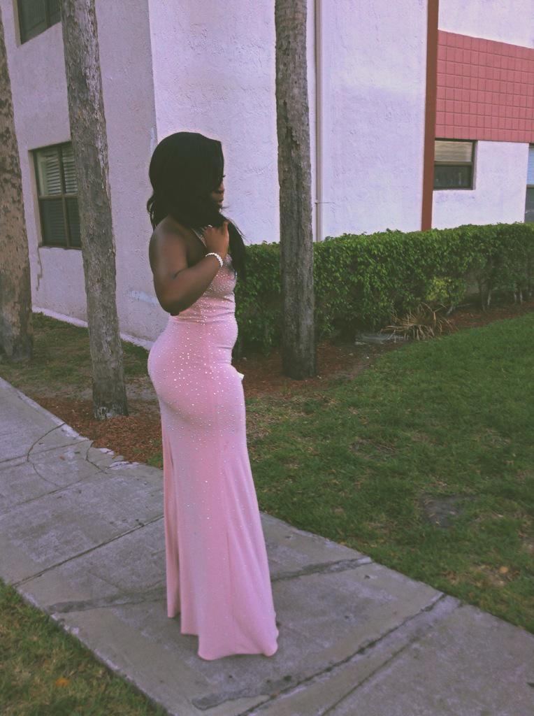 iAdore_londria's tweet photo. π #MiramarProm2015 http://t.co/6m3VqdAVsd