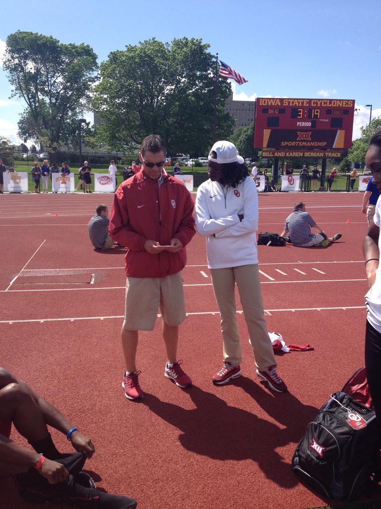 OU_Track's tweet image. Sooner sprint squad rests and recoups between events. #SoonerProud @CoachKevinTyler @TAJharvey