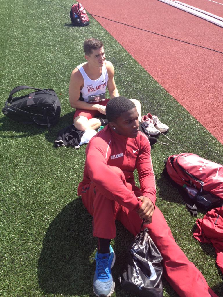 OU_Track's tweet image. Sooner sprint squad rests and recoups between events. #SoonerProud @CoachKevinTyler @TAJharvey
