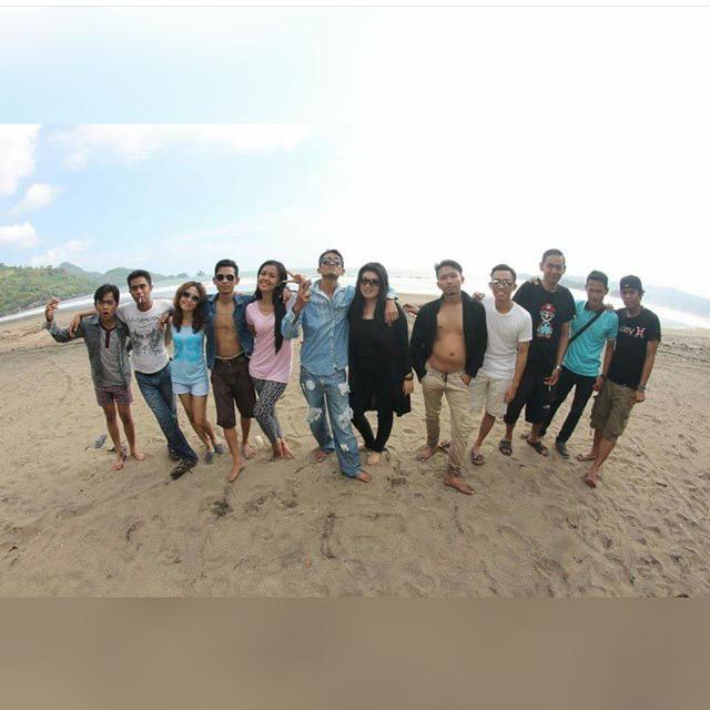 Nih foto pasca perform di SMK panggul trenggalek, terimakasih buat semuanya