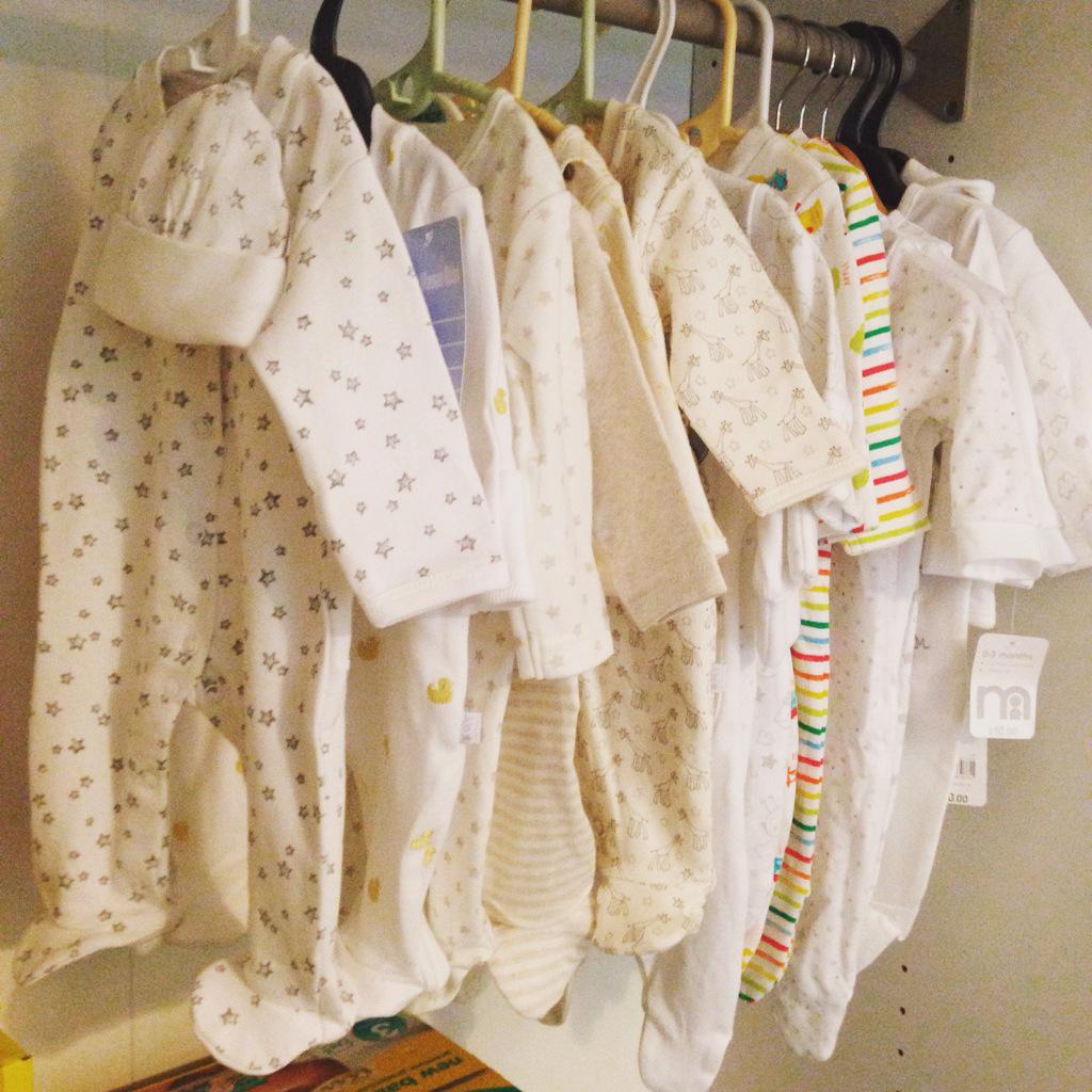 Grace_Annabel's tweet photo. #oops #baby #babyclothes #newborn #excited #jojomamanbebe #mothercare #next http://t.co/jWhnL3hByR