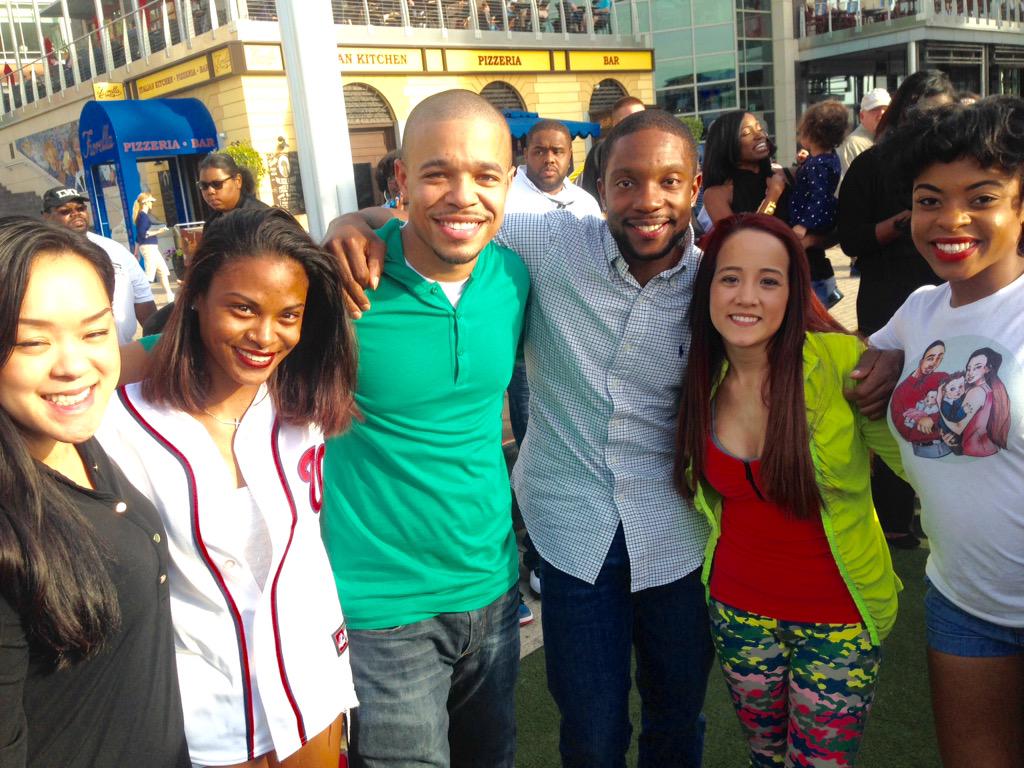 jennnjuiice__'s tweet photo. 😊 @MrsDLaVigne @JerryLaVigneJr @JLaVigneJr @hotdamnirock #MDMeetUp #TheLaVigneLife #GrapeVines http://t.co/npoHGiB4yg