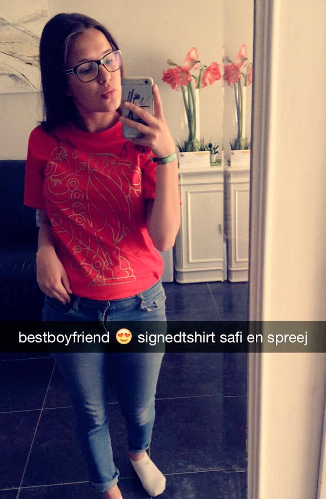 kim_wiggers's tweet photo. thaanks my lovaaaa ur the fucking best #safispreej #trots #fase3 #signedtshirt http://t.co/JyrVbFu92a