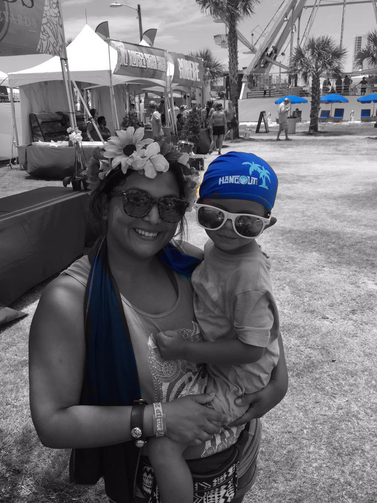 JayJydstrup's tweet photo. Is there such thing is too cool?? Naahhhhh. #HangoutChillout #EssenceofCool @ArcticCove #HangoutFest http://t.co/1WBYf6AYdZ