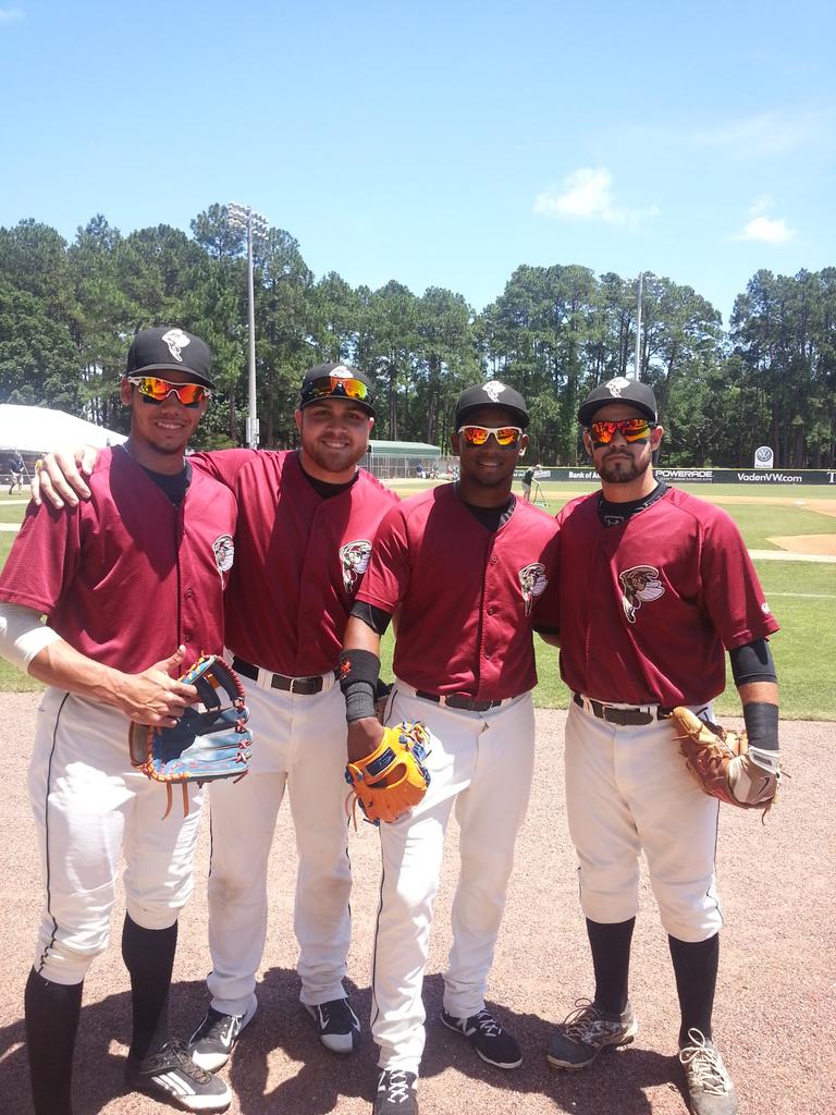lguillorme's tweet photo. #sandgnats players @Zeltix Lupo @lguillorme13 JC Rodriguez Mora ready for today's game. #Theprocess  #nymets http://t.co/71d8Poz6Ra