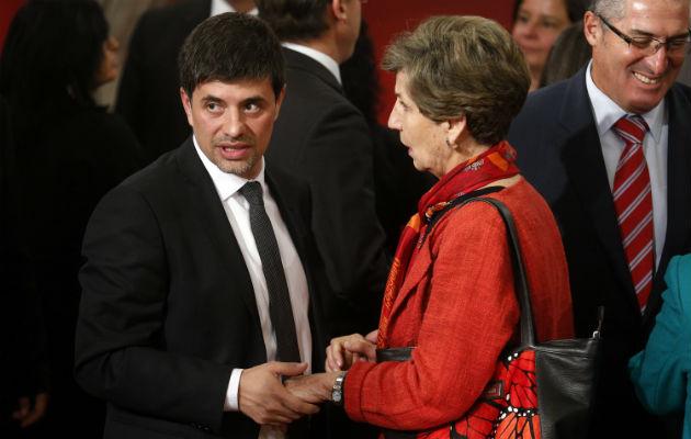 PanamaAmerica's tweet photo. #MunoPA Hija de Allende asume la presidencia del Partido Socialista de Chile. http://t.co/Zn4msDA5uO http://t.co/b3BIMdhbYS