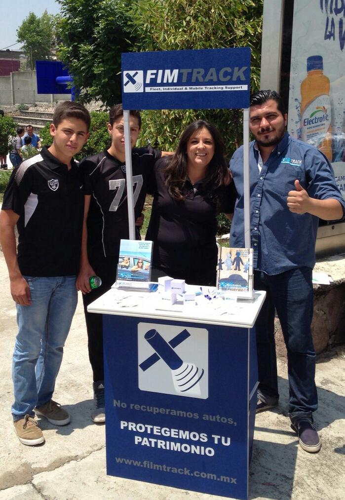 fimtrack's tweet photo. #fimtrack #nacionraidersarboledas apoyando una buena causa donamos una yarda http://t.co/SPr5DE38id