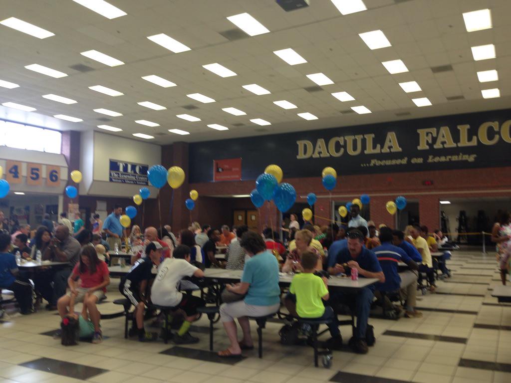 dhstracknfield's tweet photo. End of season banquet!! #Daculatracknfield http://t.co/XswsOAPW2z