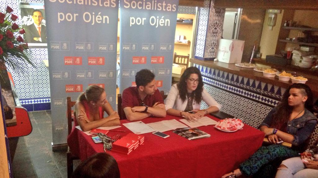 PsoeOjen's tweet photo. Comenzamos Acto Joven con @alcaldeojen @Sorayagm1411 @mlorenteojen #OjénNosUne #VotaPSOE @PSOEmalaga #Ojén http://t.co/HR4mapqTKi