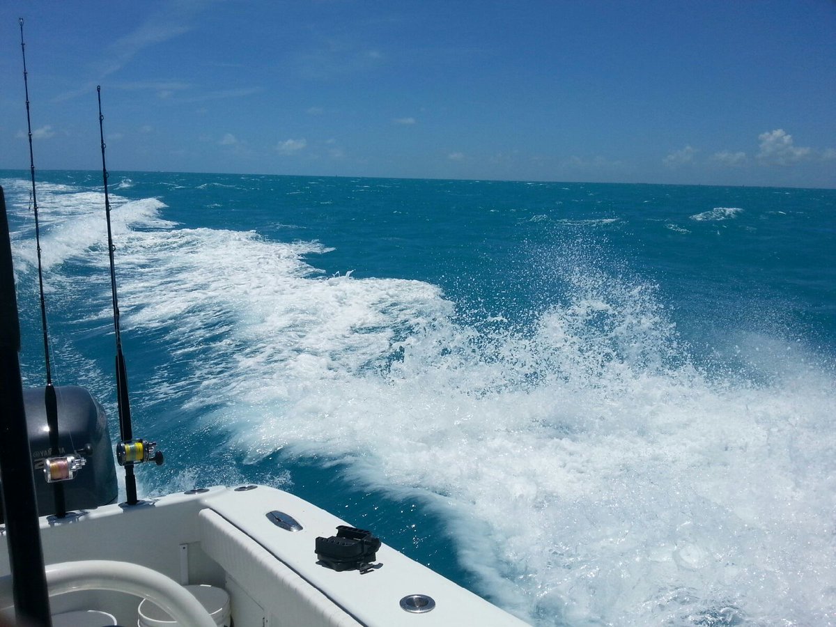 hotspotfishin's tweet photo. Love the water out here in #KeyWest  #FLKeys http://t.co/raLVHT2PUQ