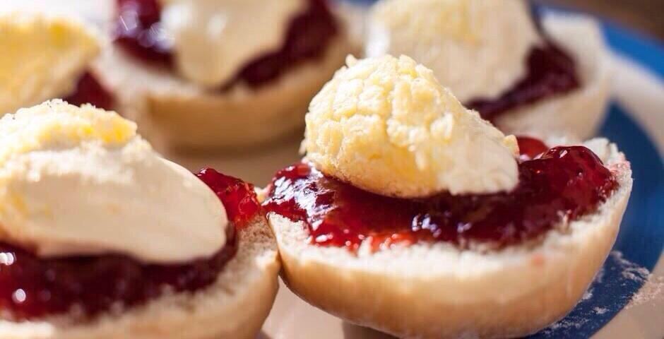 Jam_First's tweet photo. Welcome to our #2900thFollower @CornwallLadies. #lookingforhosts http://t.co/PAM2O6tQar